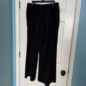 Gently worn New York & Company wide leg crepe trouser